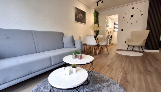 Apartament / Duplex - Wiederverkauf - Torrevieja - Torrevieja