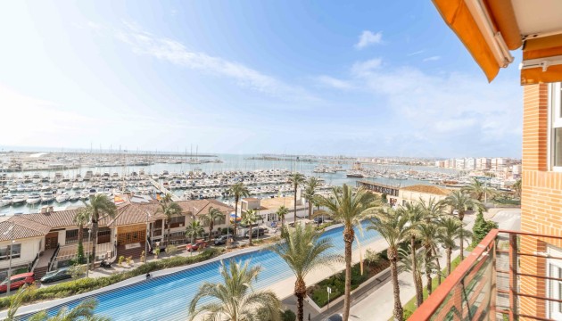 Apartment - Wiederverkauf - Torrevieja - Centro