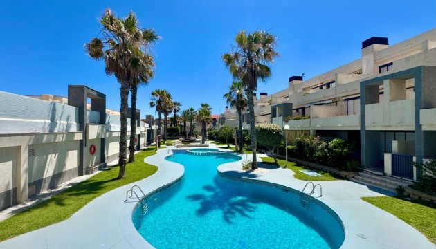 Apartment - Wiederverkauf - Torrevieja - La Mata