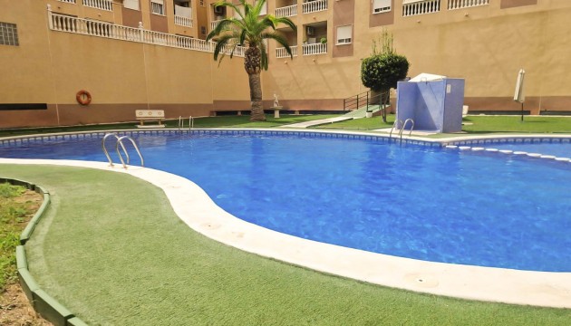 Apartment - Wiederverkauf - Torrevieja - Parque de las Naciones