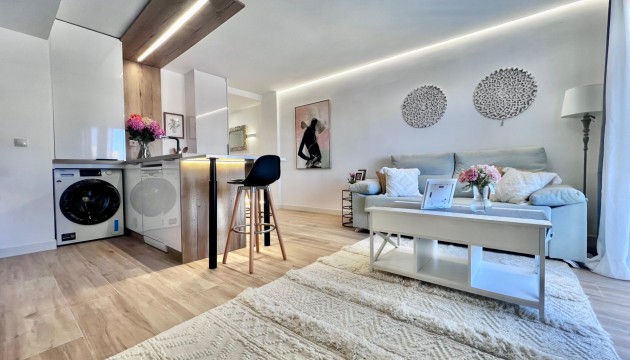 Apartment - Wiederverkauf - Torrevieja - Punta prima