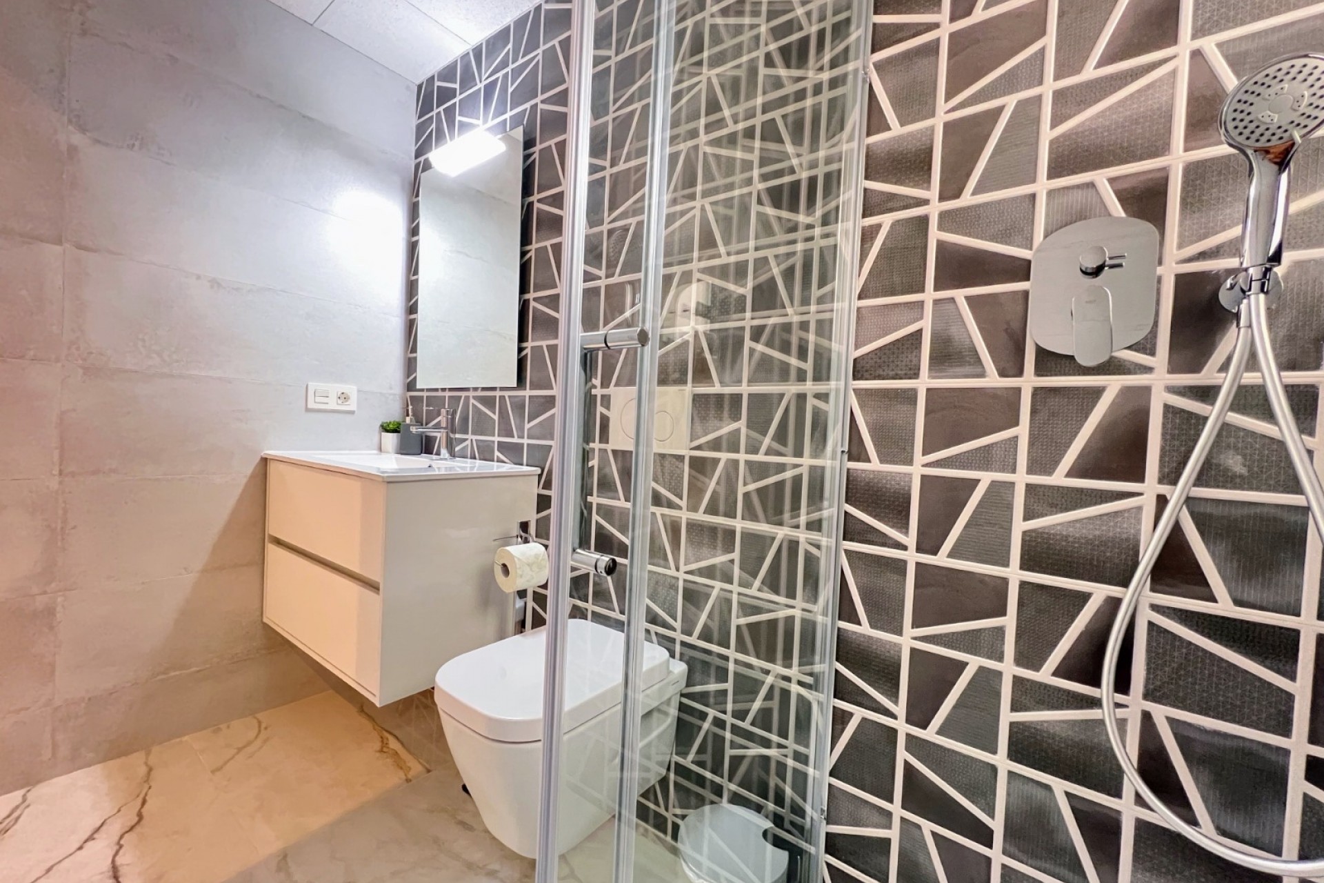 Herverkoop - 1. Apartment / flat -
Torrevieja - Costa Blanca South