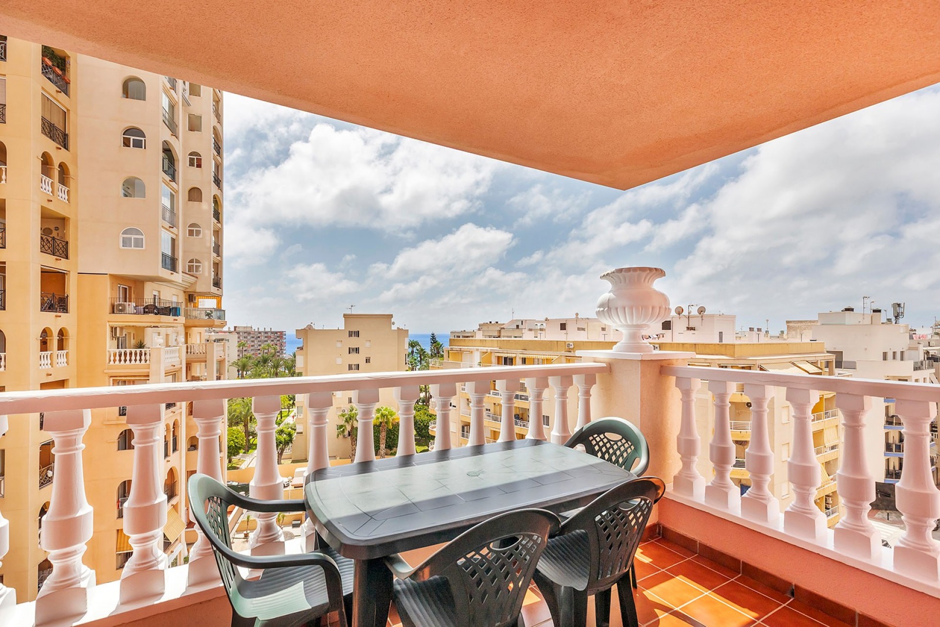 Herverkoop - 1. Apartment / flat -
Torrevieja - Playa de los locos