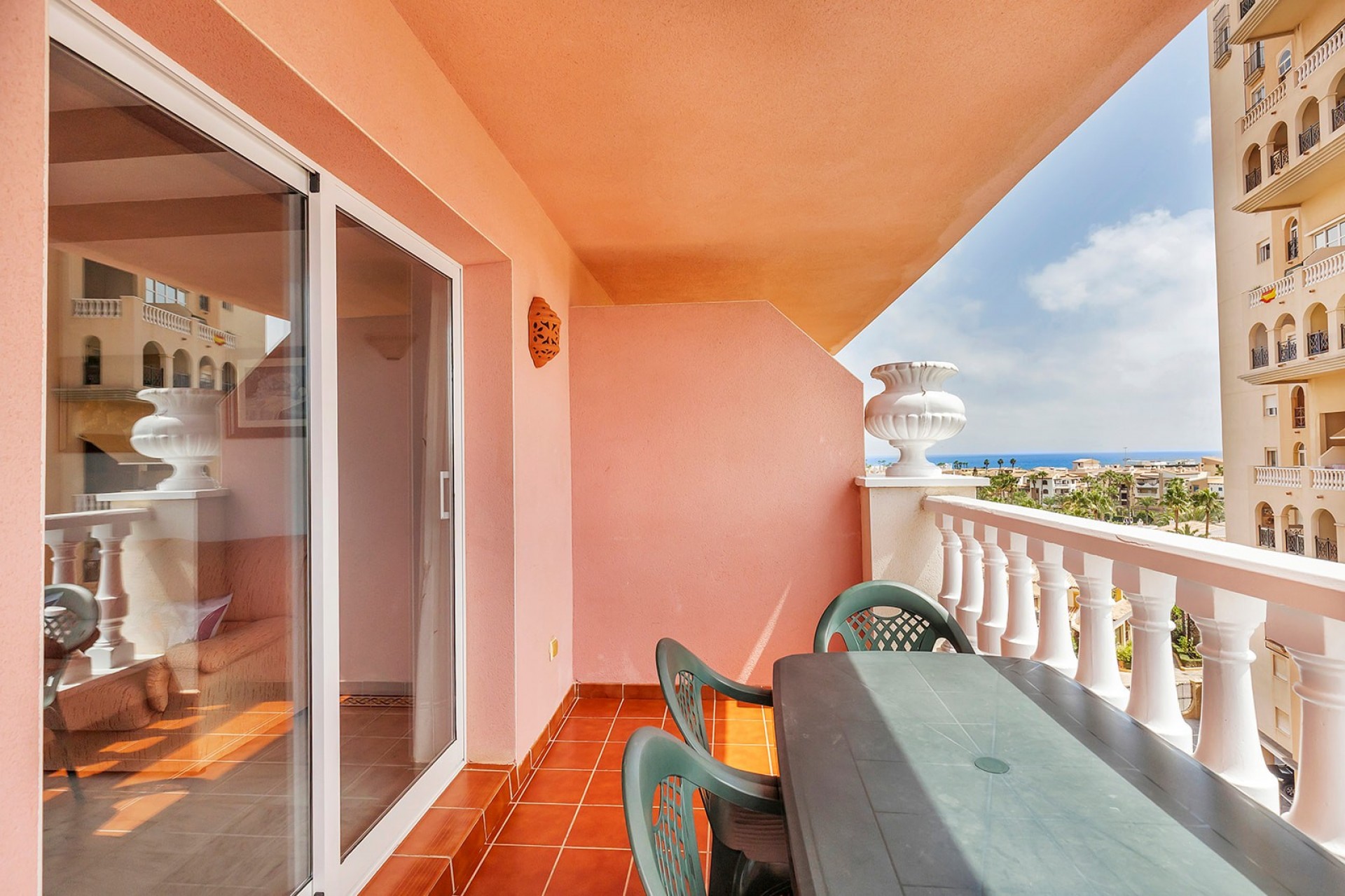 Herverkoop - 1. Apartment / flat -
Torrevieja - Playa de los locos