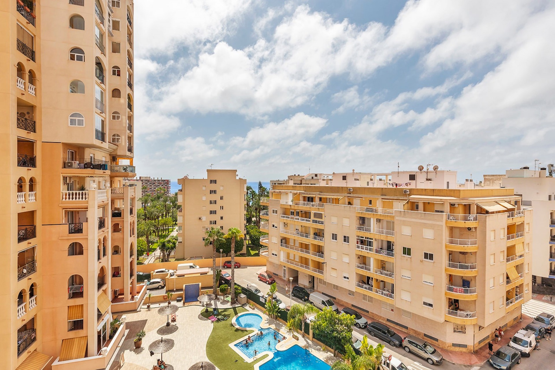 Herverkoop - 1. Apartment / flat -
Torrevieja - Playa de los locos
