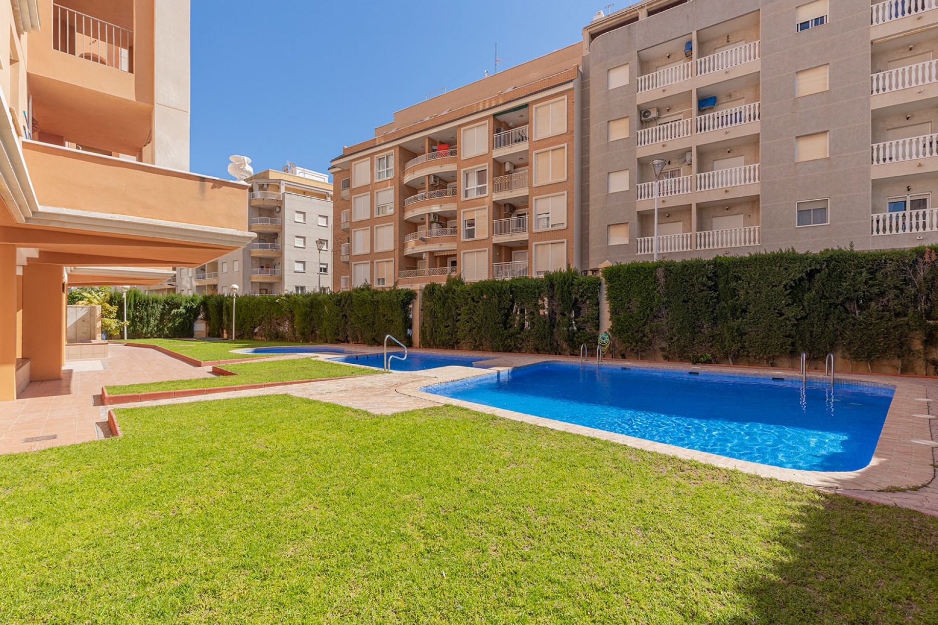 Herverkoop - 1. Apartment / flat -
Torrevieja - Playa de los locos