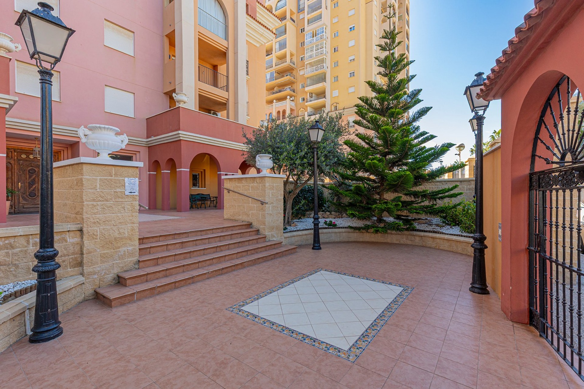 Herverkoop - 1. Apartment / flat -
Torrevieja - Playa de los locos