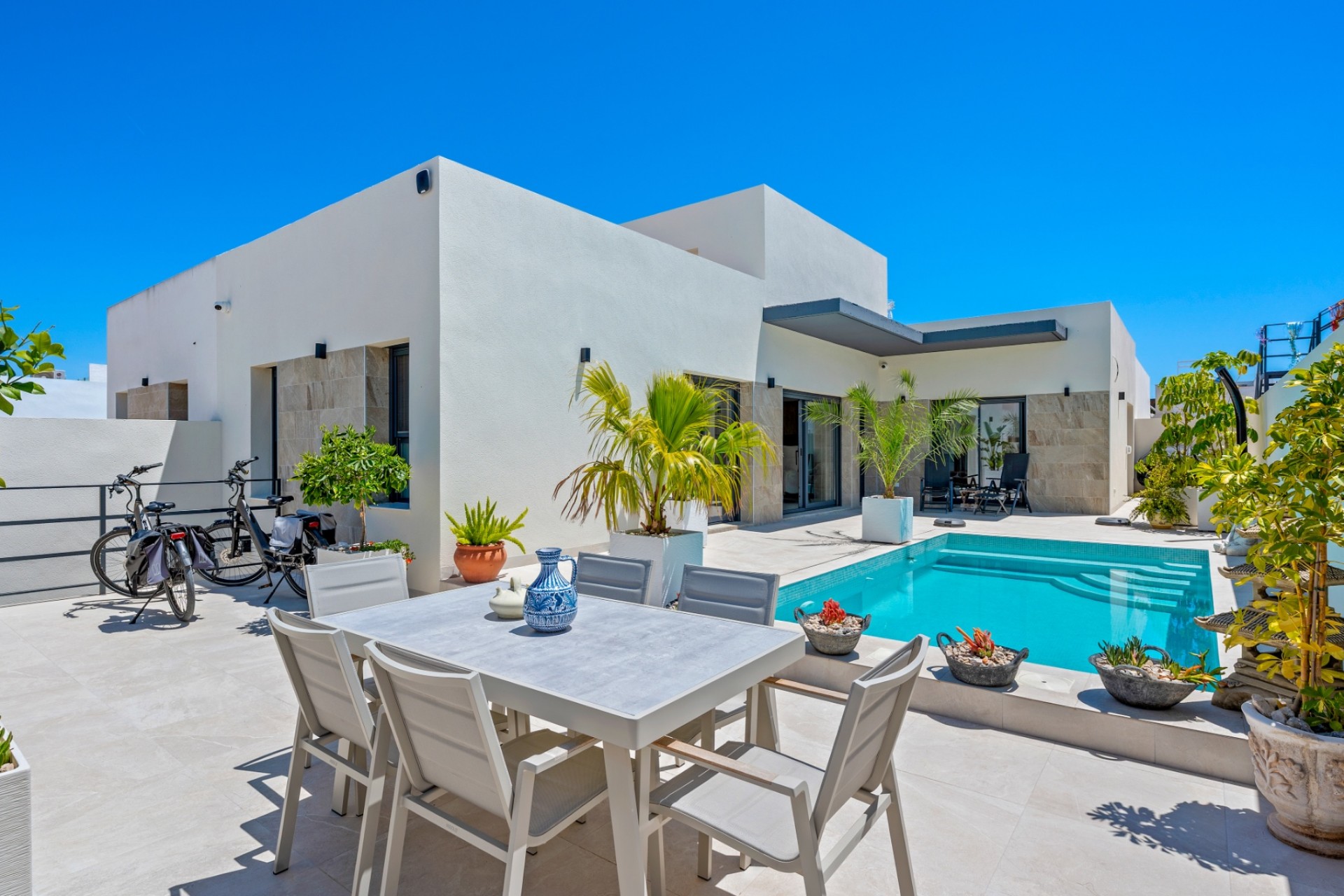 Herverkoop - 6. Detached villa -
Daya Nueva - Costa Blanca South