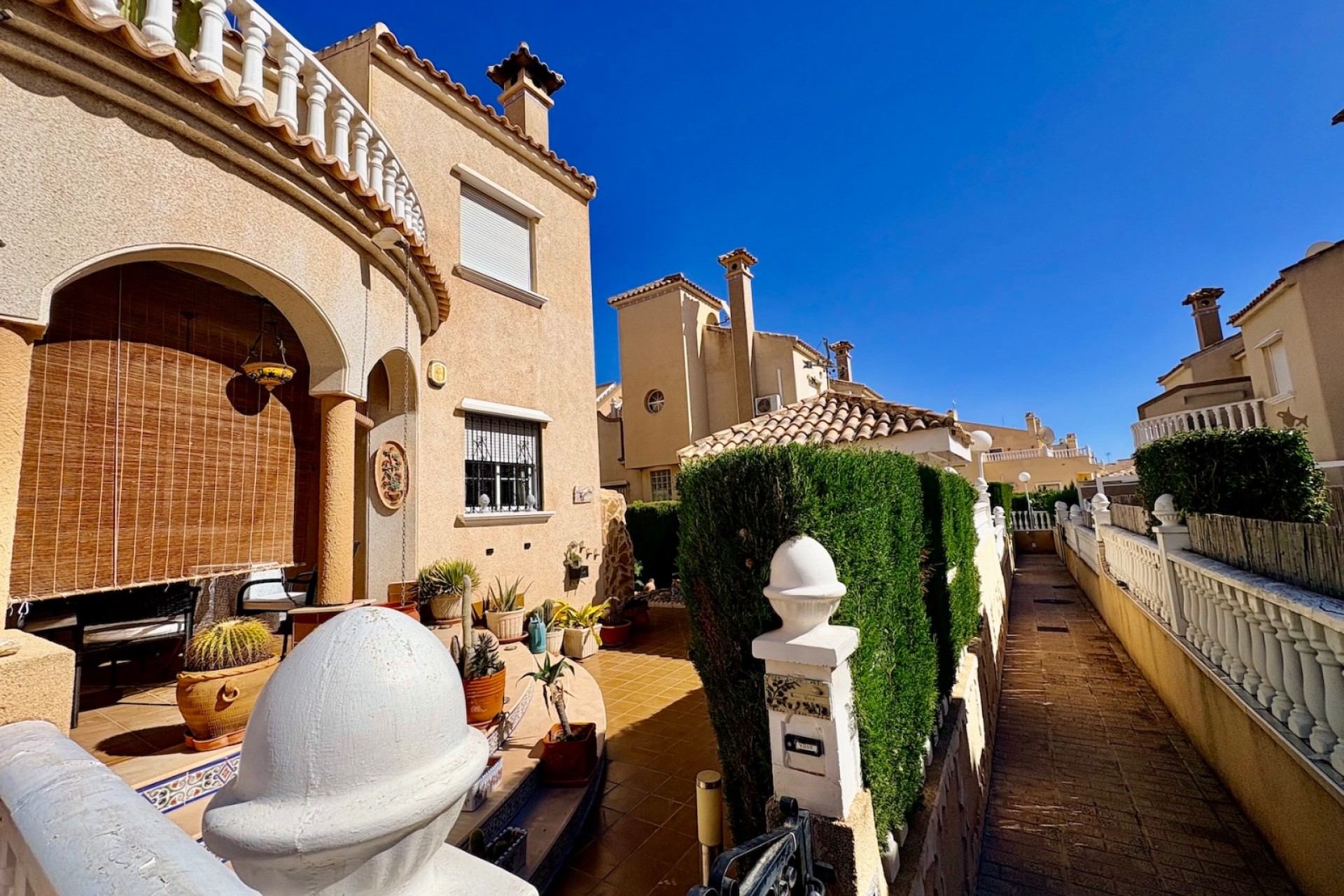 Herverkoop - Adosado -
Orihuela Costa - Playa Flamenca
