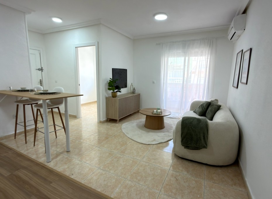 Herverkoop - Apartament / Duplex -
Torrevieja - Curva del Palangre