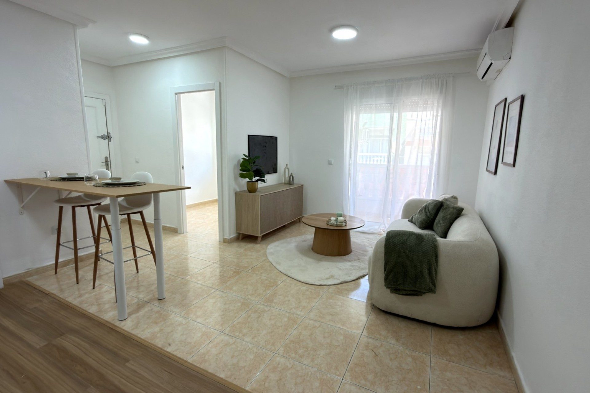 Herverkoop - Apartament / Duplex -
Torrevieja - Curva del Palangre