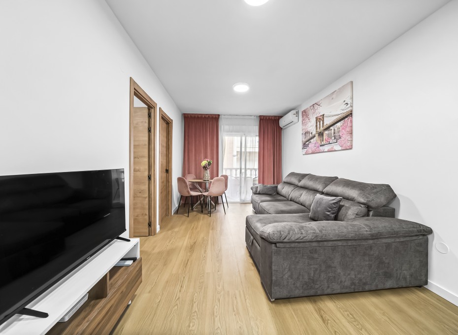 Herverkoop - Apartamento -
Torrevieja - Centro