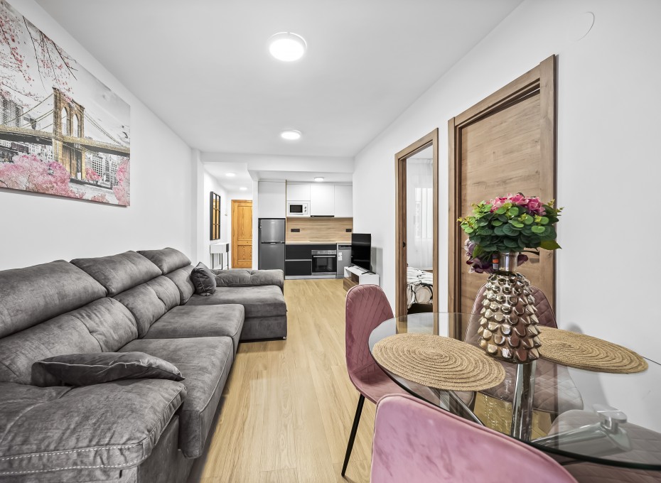 Herverkoop - Apartamento -
Torrevieja - Centro