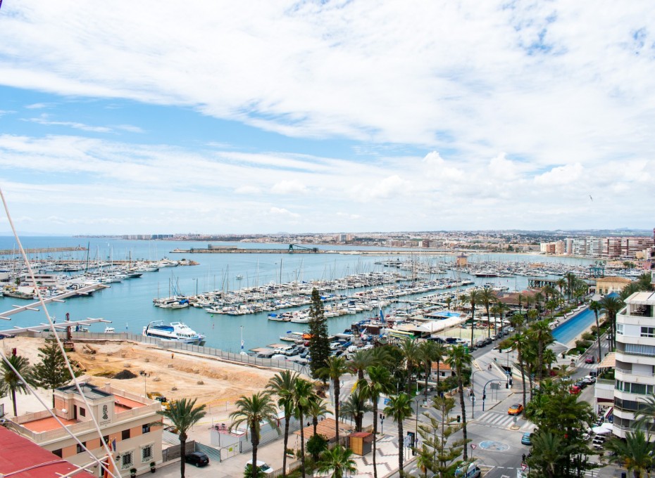 Herverkoop - Apartamento -
Torrevieja - Torrevieja centro
