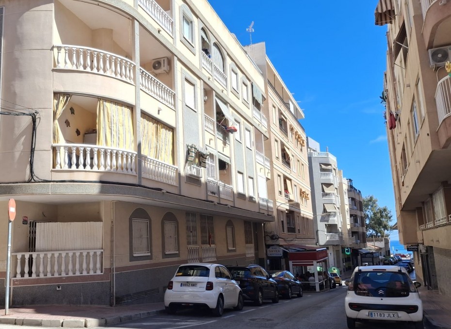 Herverkoop - Apartment / Duplex -
Torrevieja - Playa de los locos