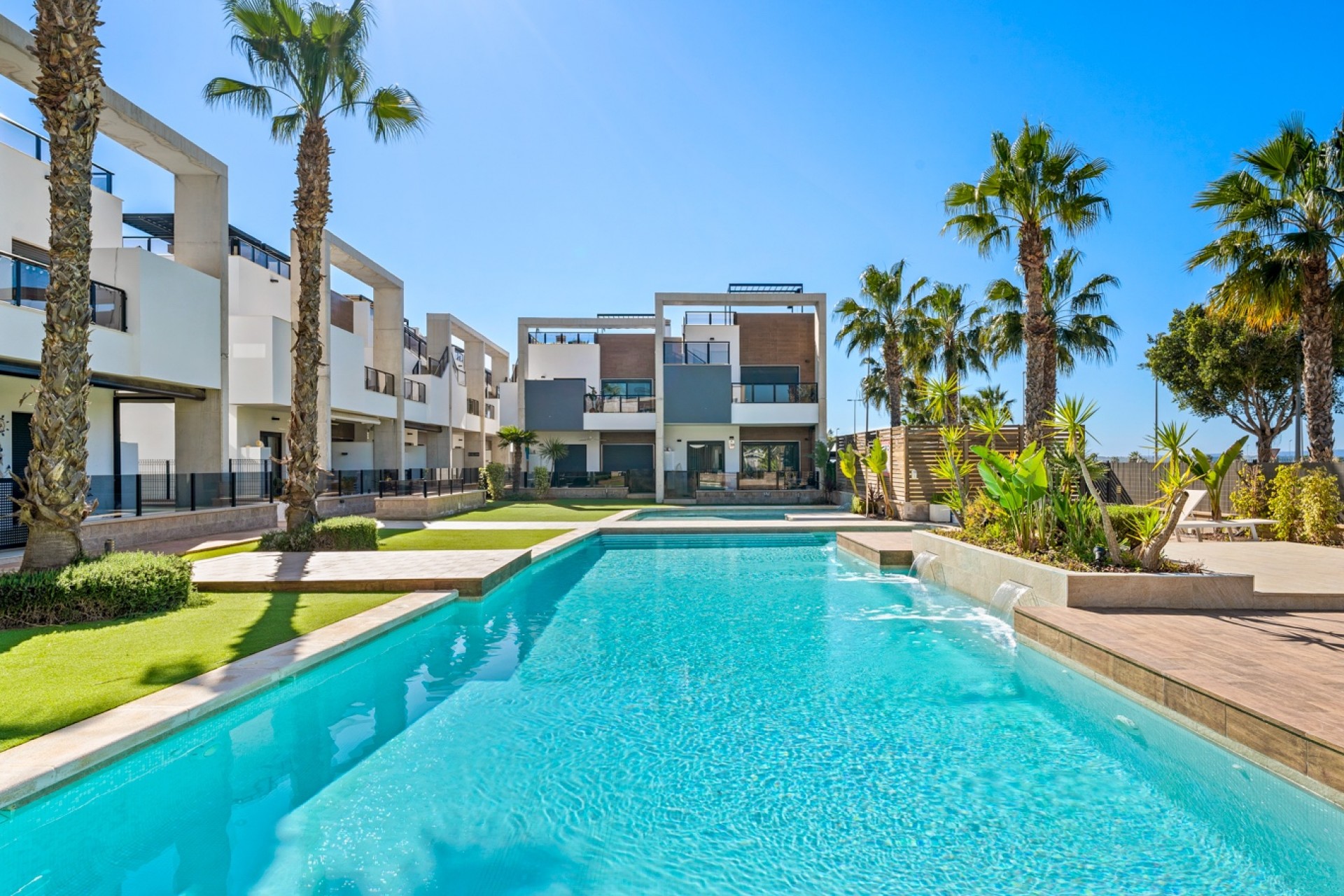 Herverkoop - Apartment / Flat * -
Guardamar del Segura* - El Raso*
