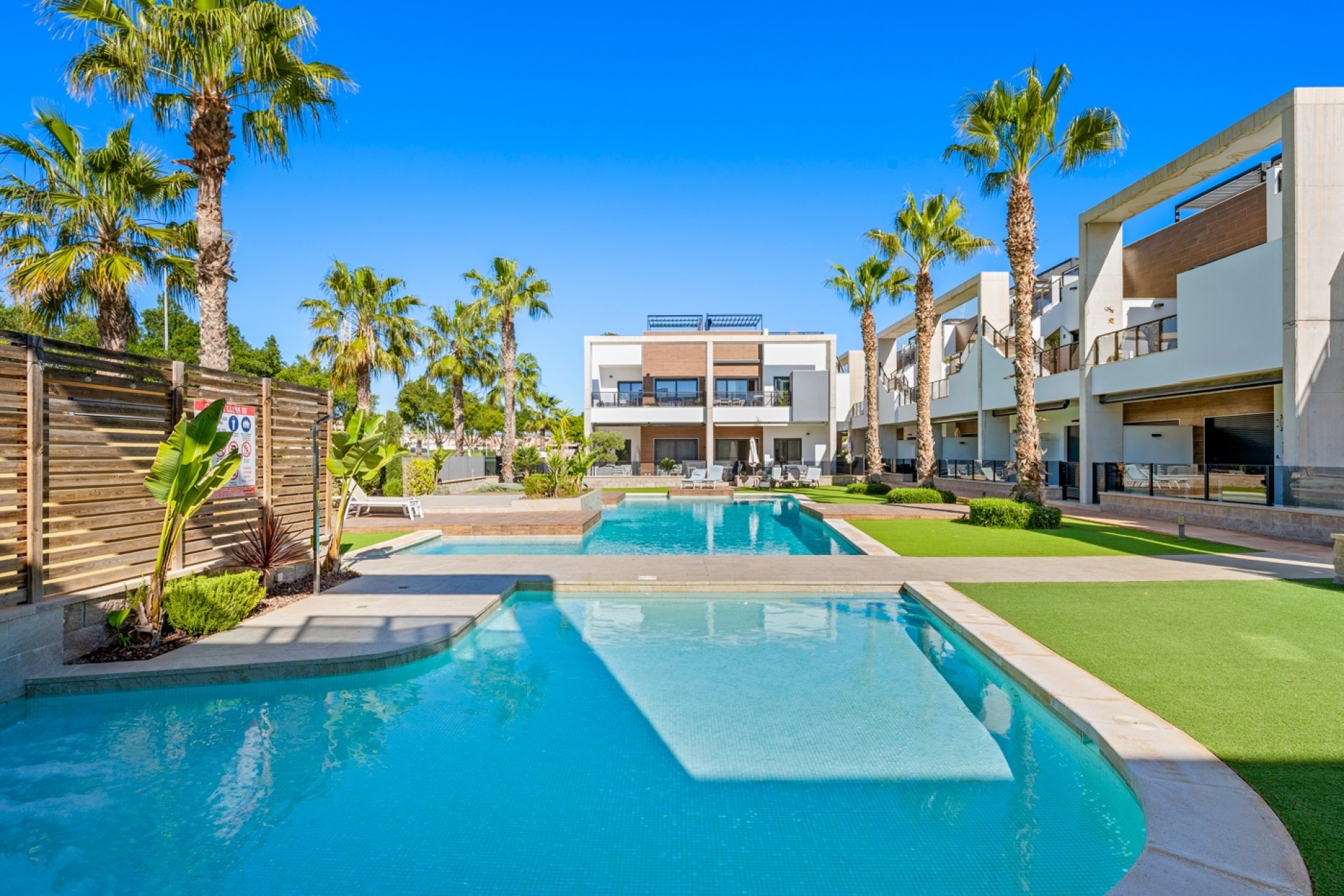 Herverkoop - Apartment / Flat * -
Guardamar del Segura* - El Raso*