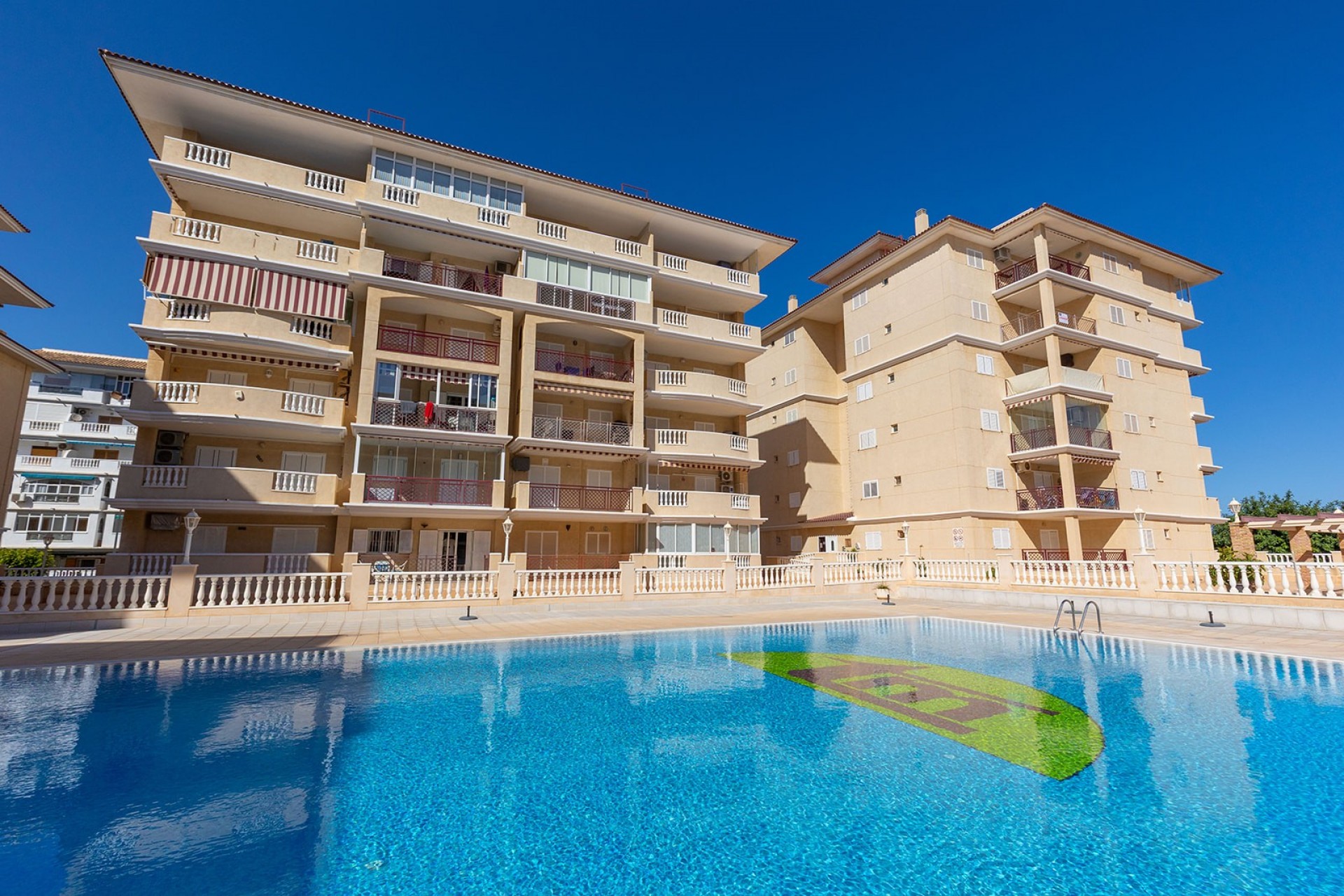 Herverkoop - Apartment - Flat -
La Mata