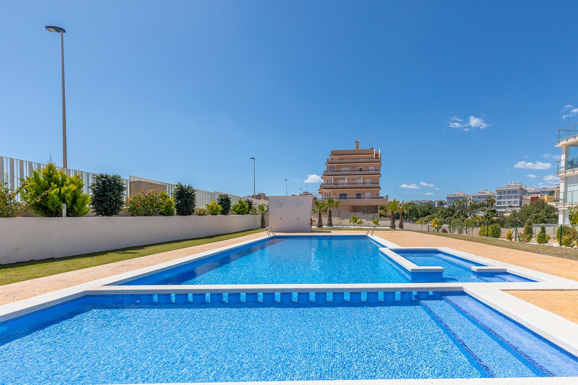 Herverkoop - Apartment - Flat -
Orihuela Costa - Villamartín