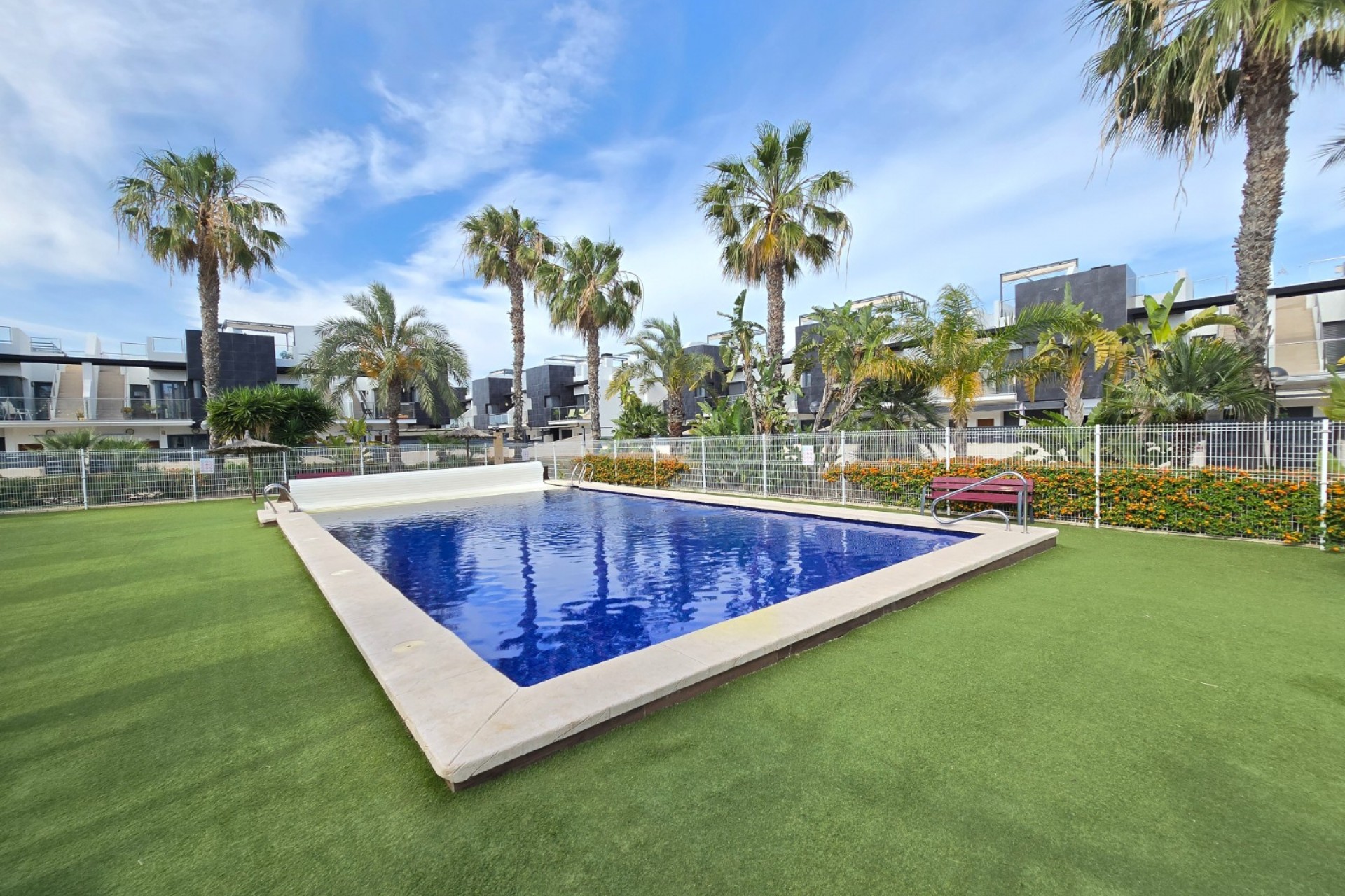 Herverkoop - Apartment / Flat * -
Orihuela Costa * - Villamartín *