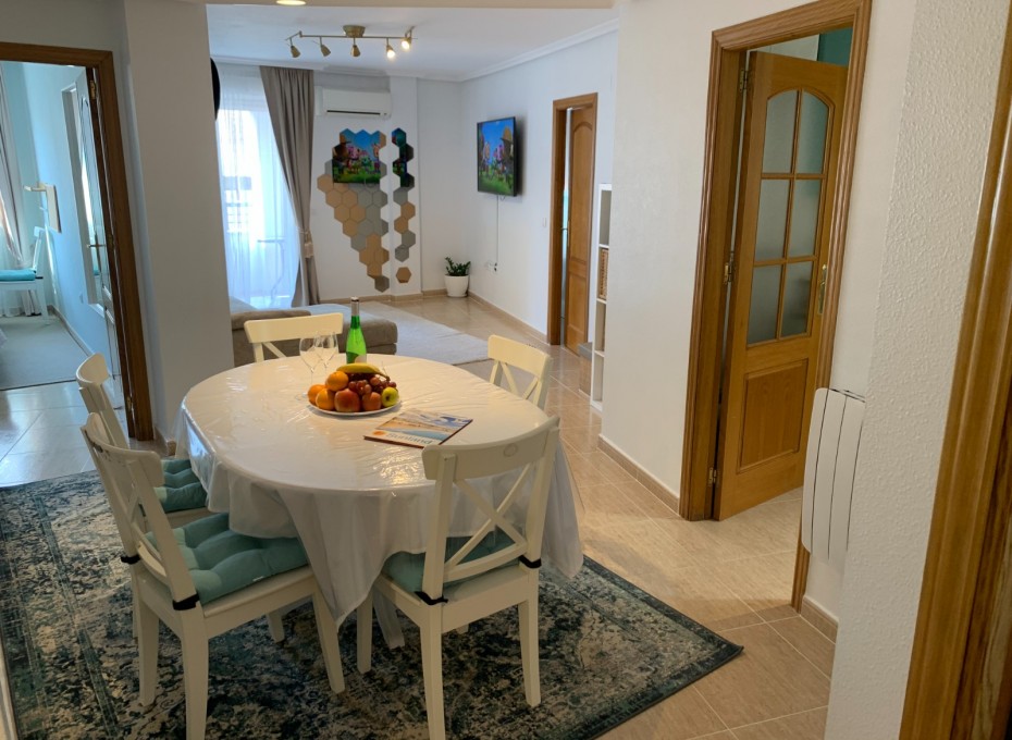 Herverkoop - Apartment - Flat -
Torrevieia - Center