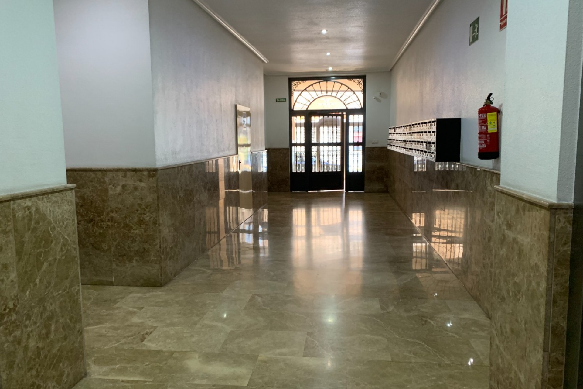 Herverkoop - Apartment - Flat -
Torrevieia - Center