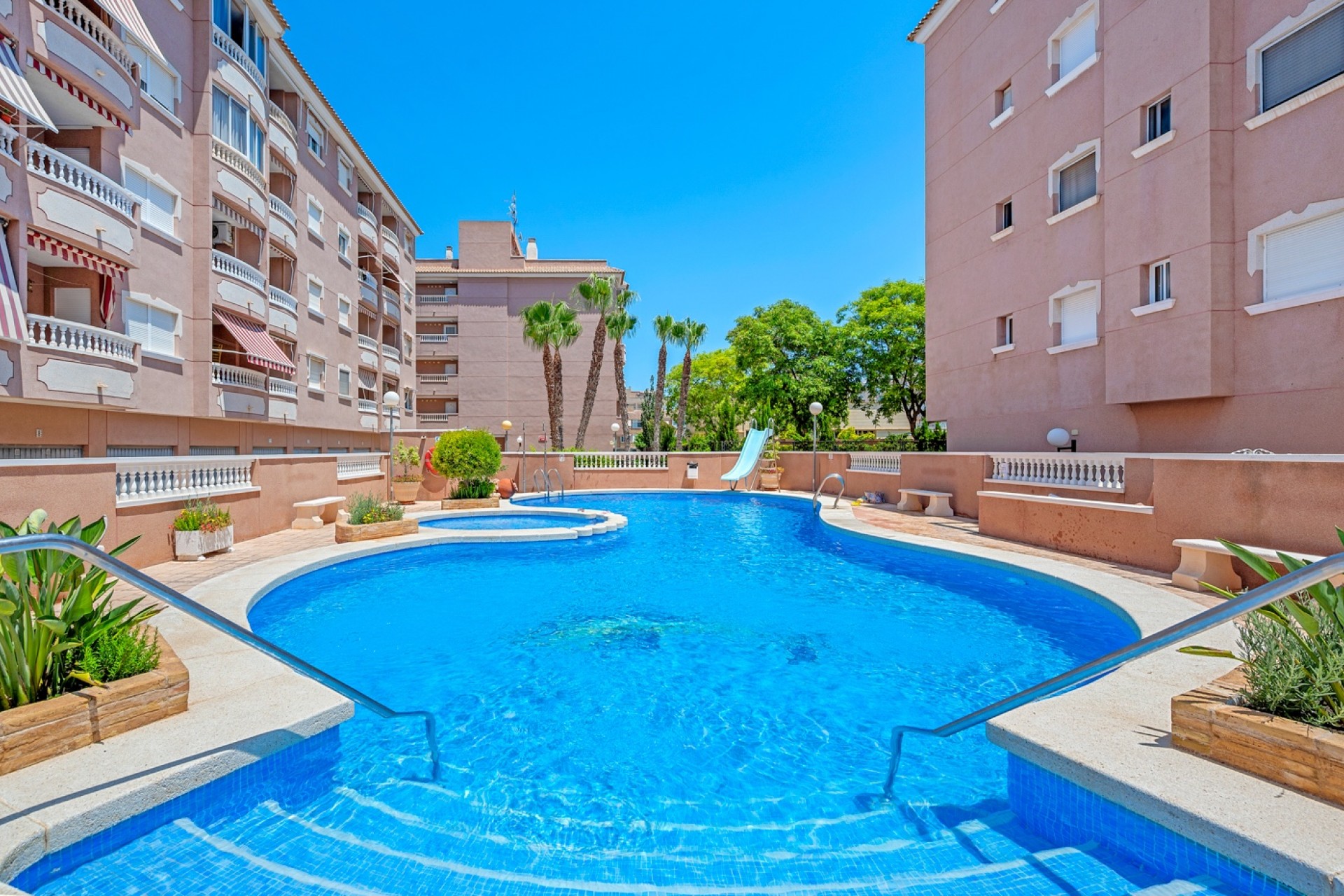 Herverkoop - Appartement -
Santa Pola