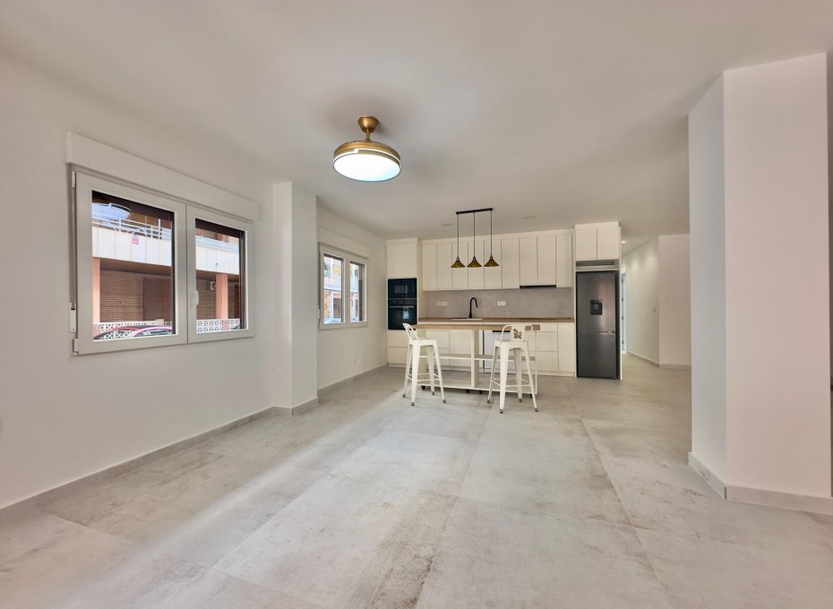 Herverkoop - Appartement -
Torrevieja - Acequion
