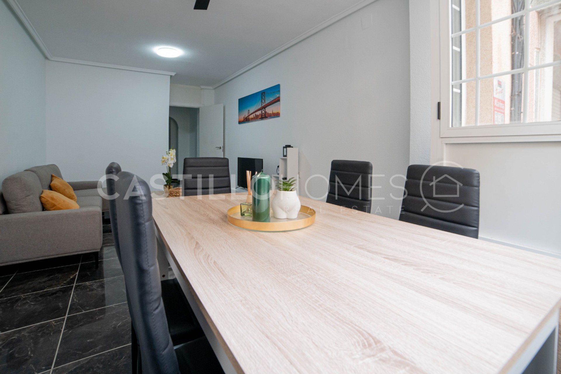 Herverkoop - Appartement -
Torrevieja - Centro