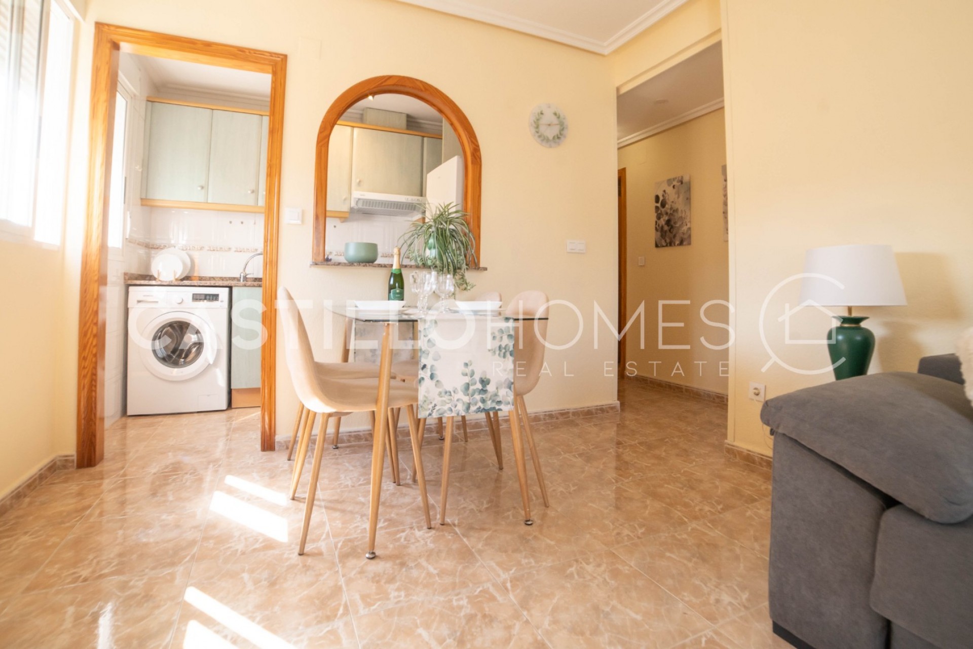 Herverkoop - Appartement -
Torrevieja - Centro