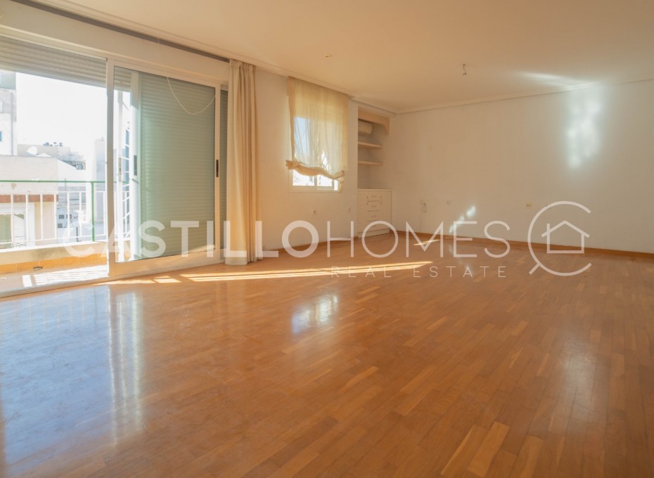 Herverkoop - Appartement -
Torrevieja - Centro