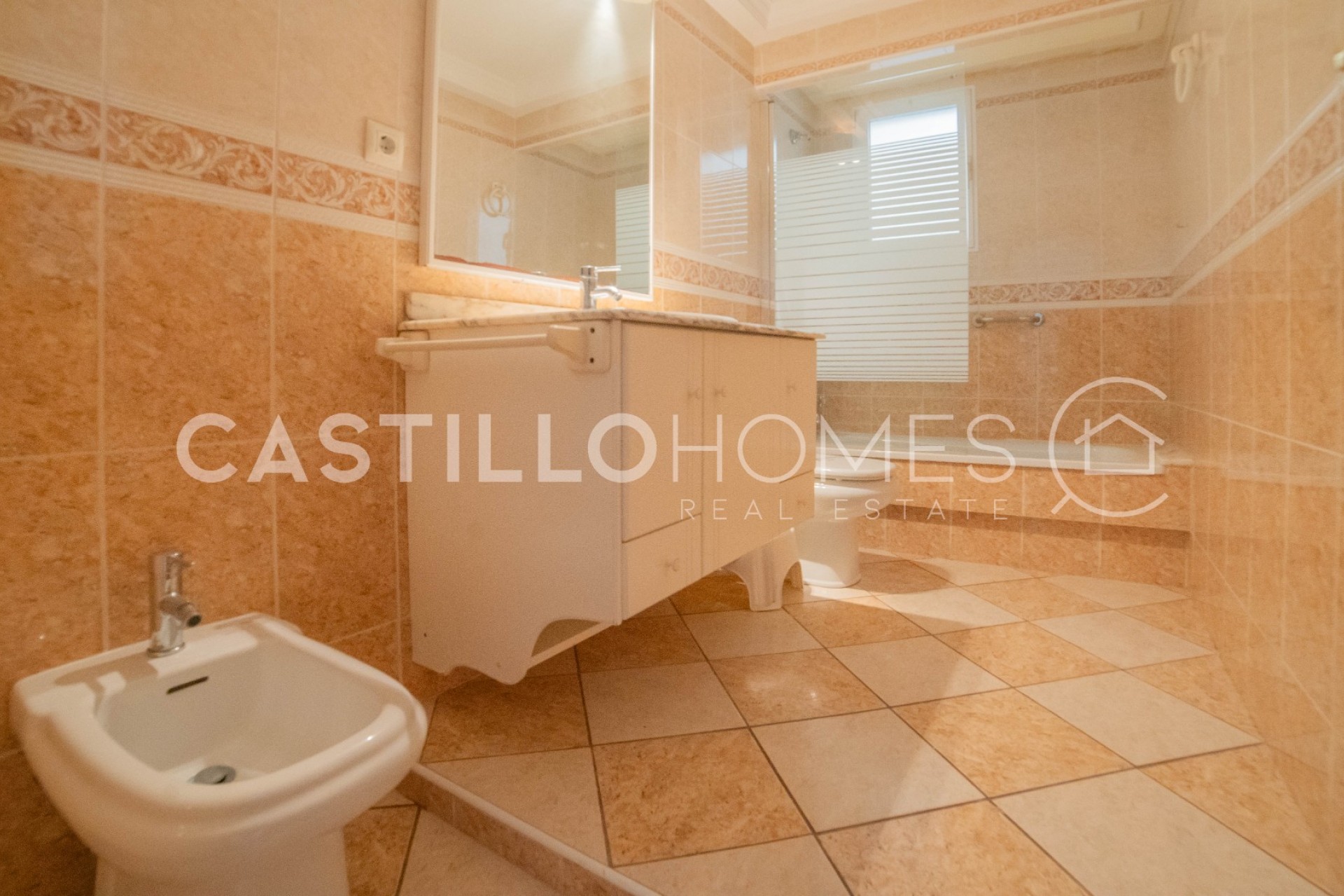 Herverkoop - Appartement -
Torrevieja - Centro