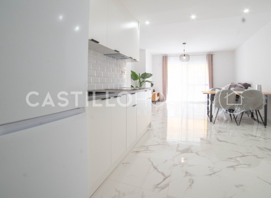 Herverkoop - Appartement -
Torrevieja - Centro