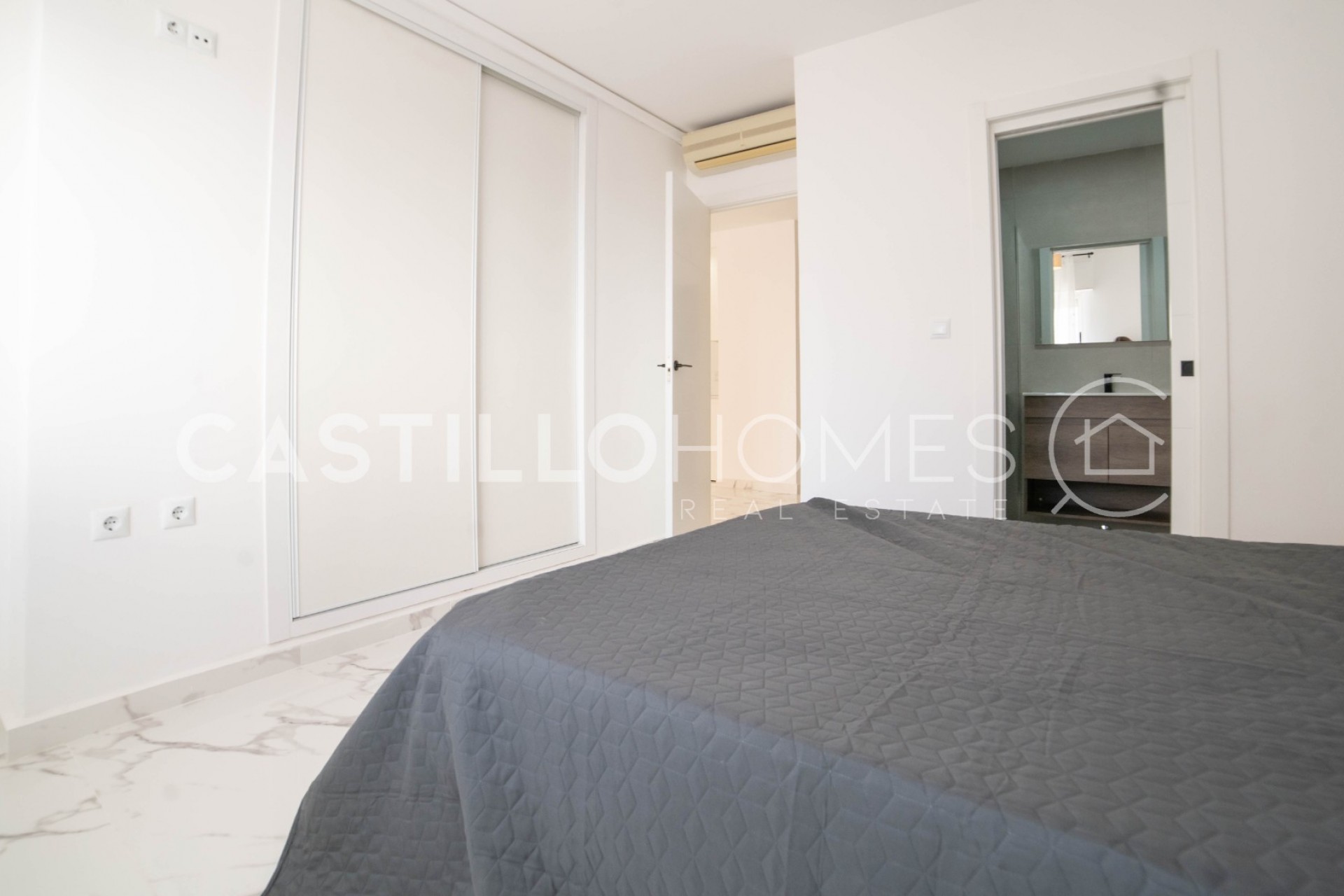 Herverkoop - Appartement -
Torrevieja - Centro