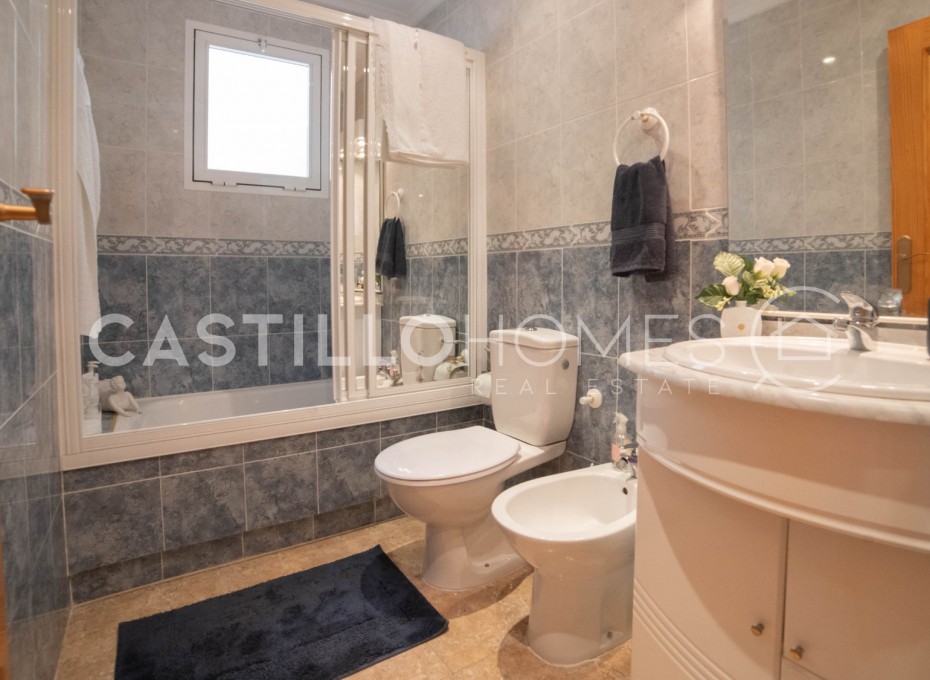 Herverkoop - Appartement -
Torrevieja - Centro