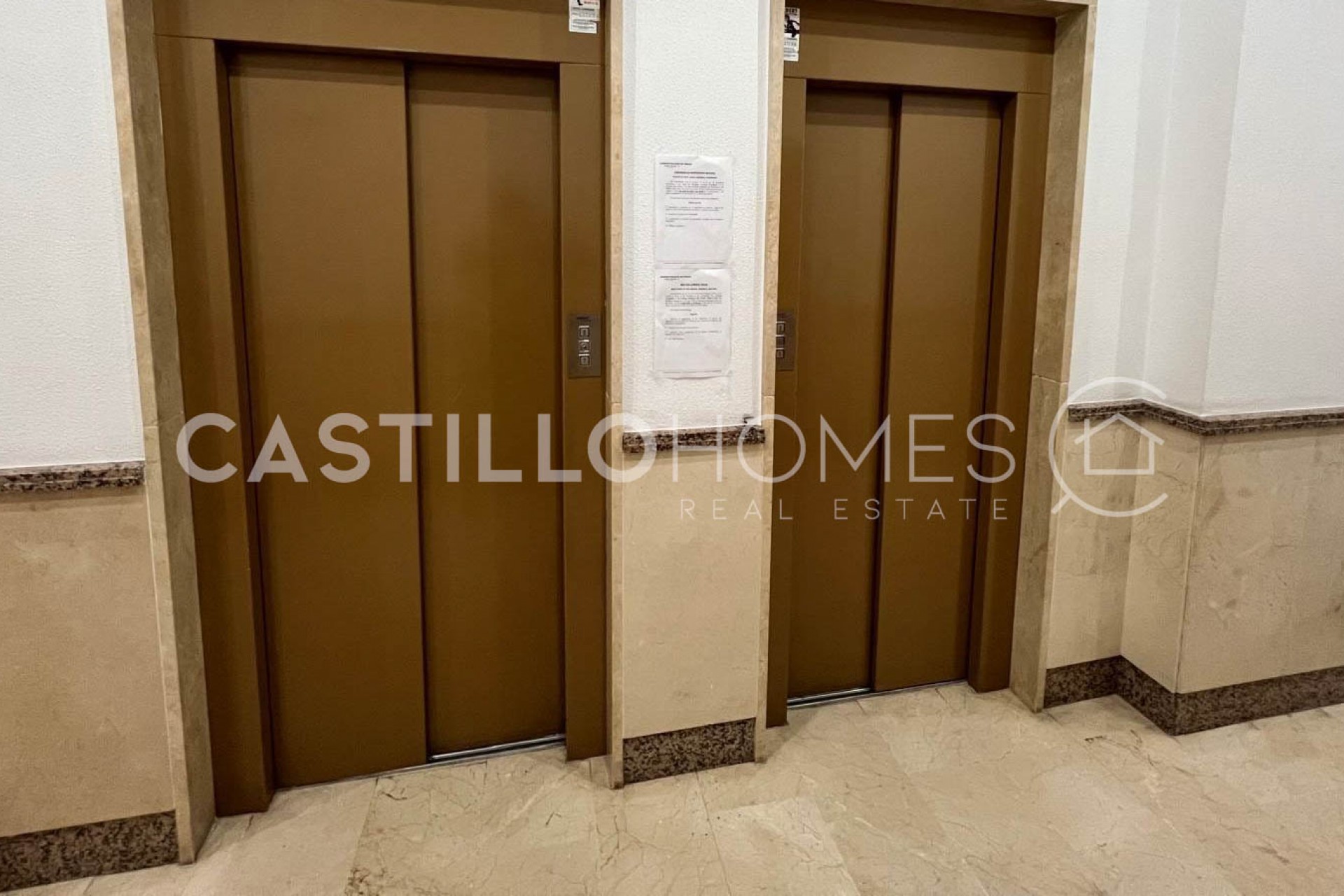 Herverkoop - Appartement -
Torrevieja - Centro