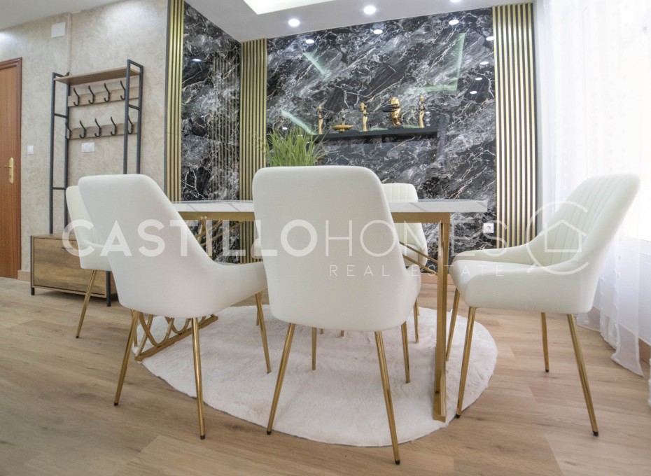 Herverkoop - Appartement -
Torrevieja - Centro