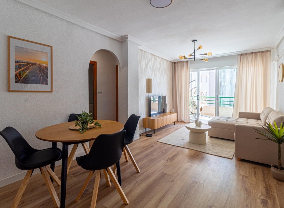 Herverkoop - Appartement -
Torrevieja - La Mata pueblo
