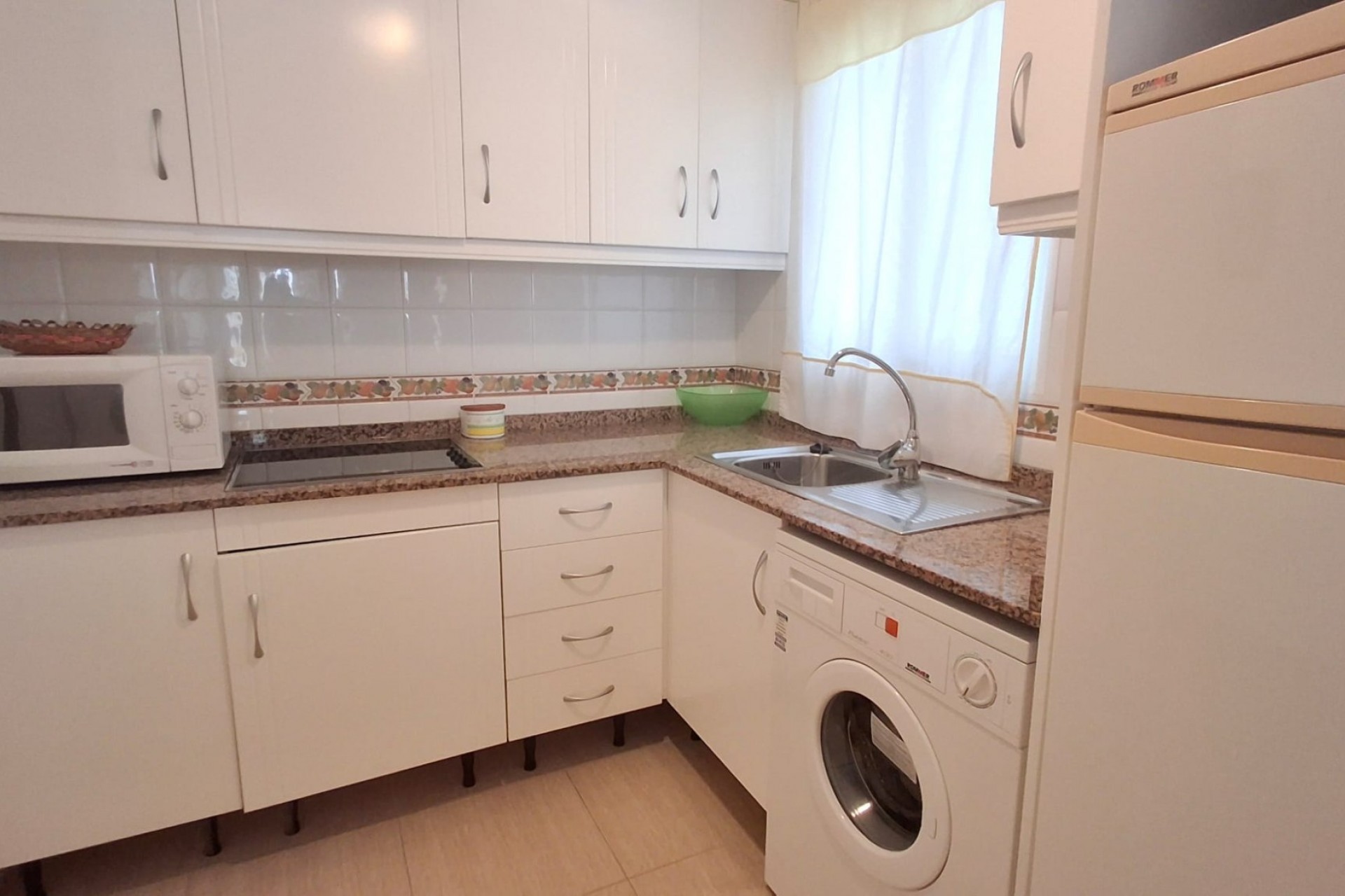 Herverkoop - Appartement -
Torrevieja - Playa de la mata