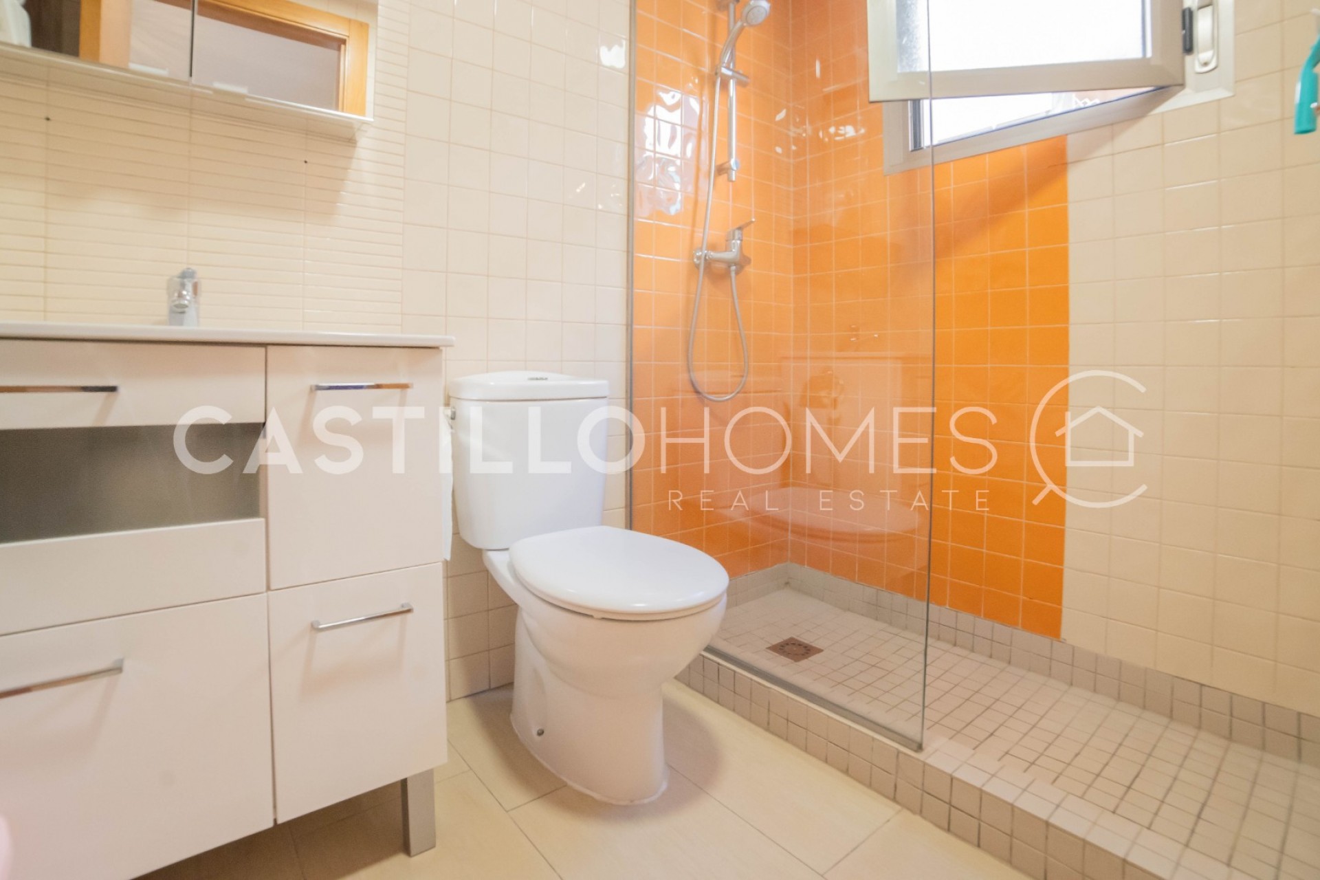 Herverkoop - Appartement -
Torrevieja - Playa de los Locos