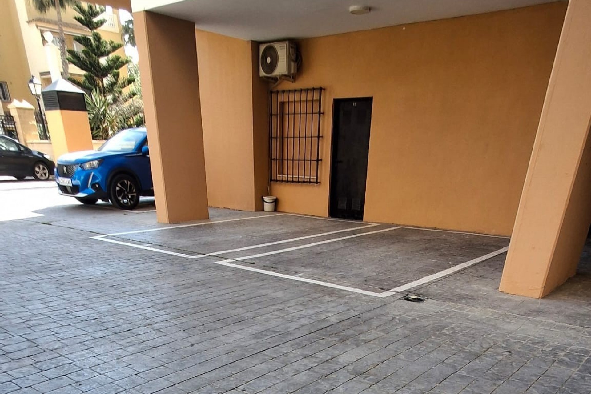 Herverkoop - Appartement -
Torrevieja - Playa de los locos