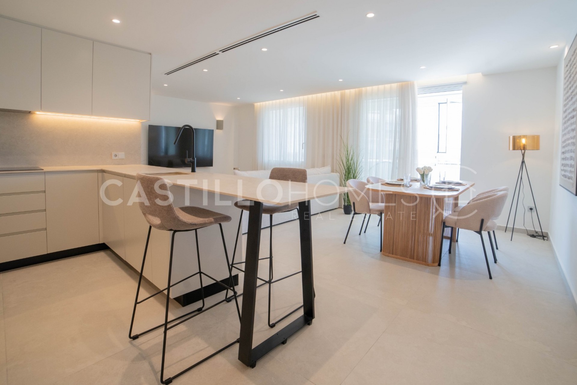 Herverkoop - Appartement -
Torrevieja - Playa del Acequión