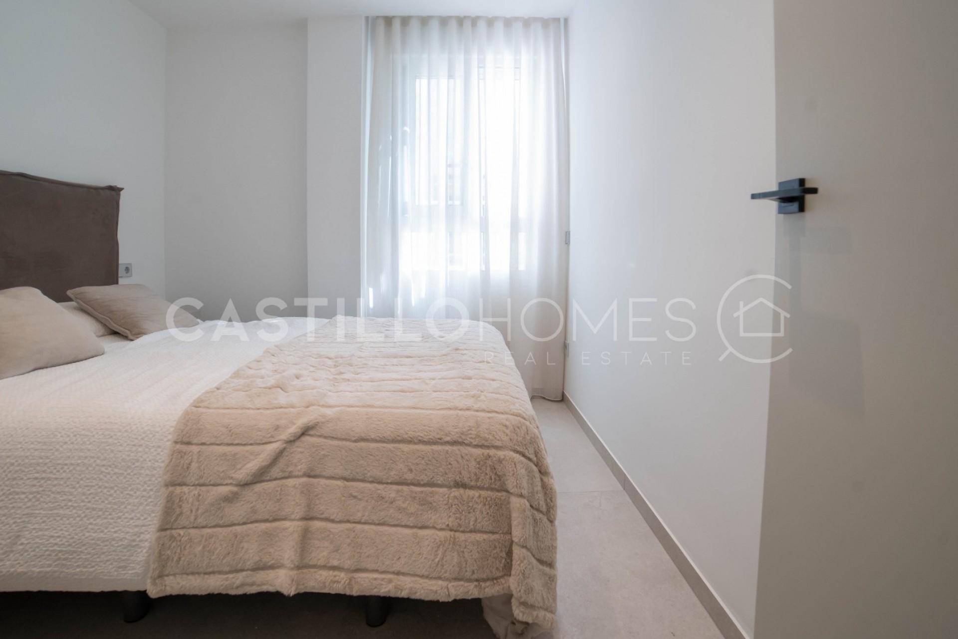 Herverkoop - Appartement -
Torrevieja - Playa del Acequión