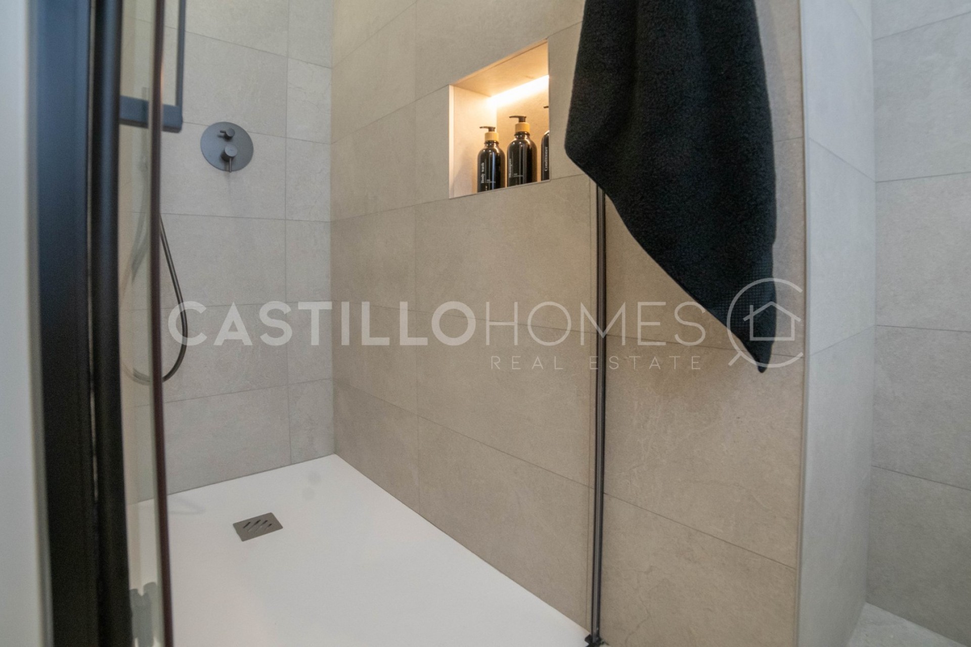 Herverkoop - Appartement -
Torrevieja - Playa del Acequión