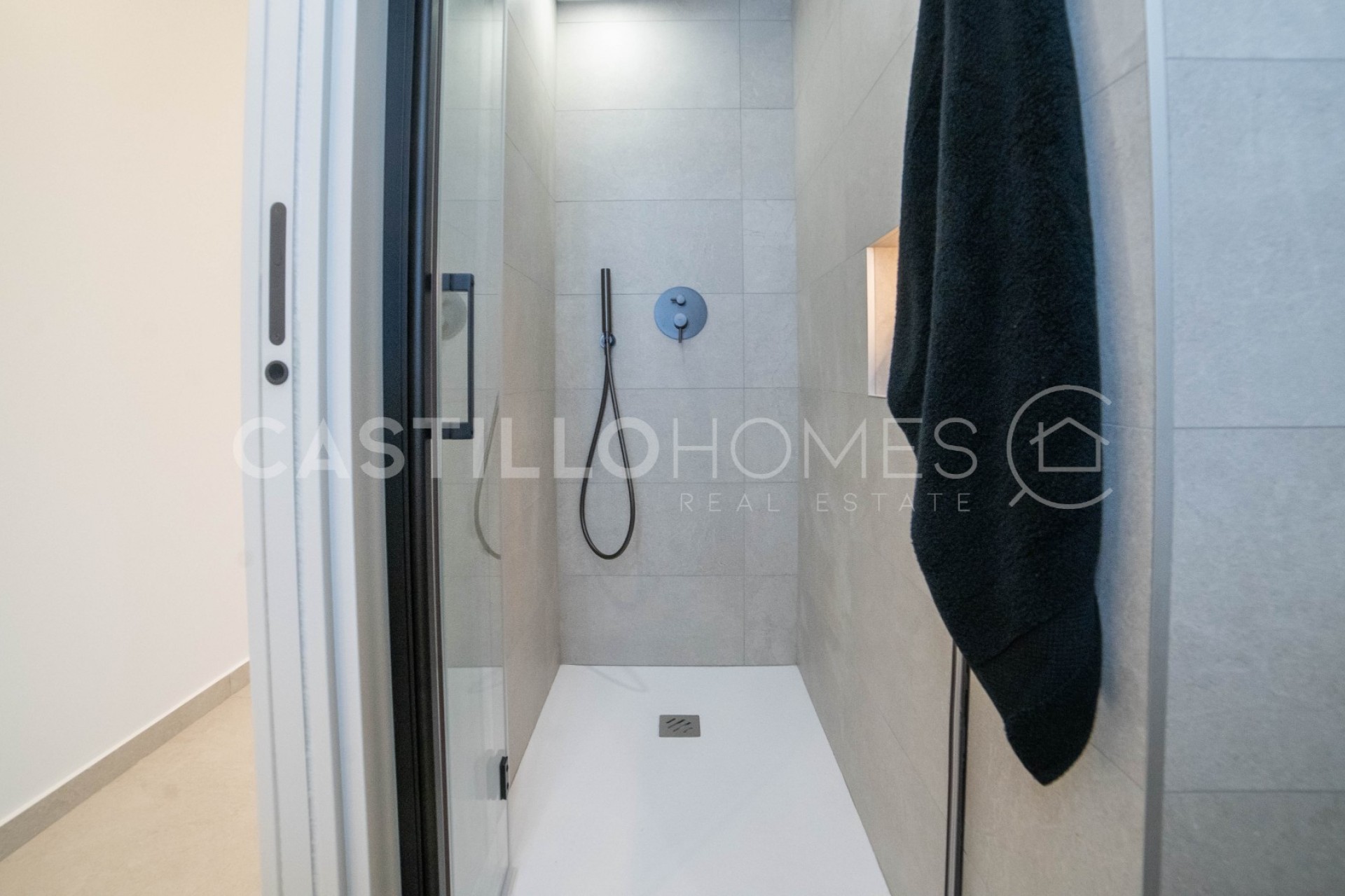 Herverkoop - Appartement -
Torrevieja - Playa del Acequión