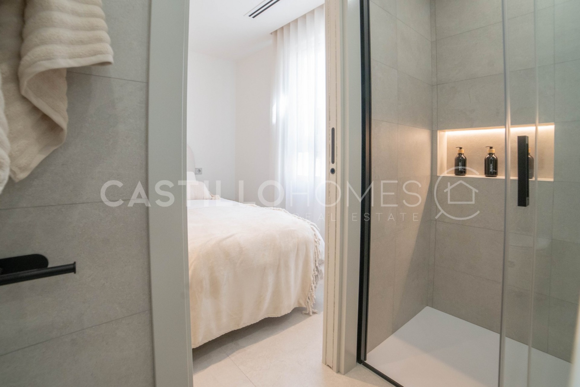 Herverkoop - Appartement -
Torrevieja - Playa del Acequión