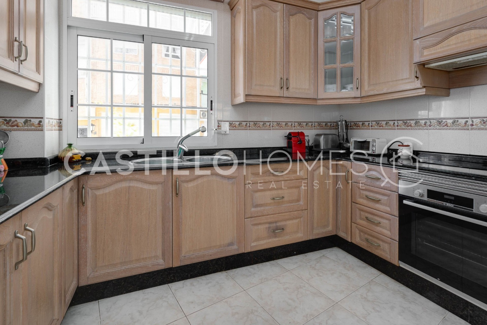 Herverkoop - Appartement -
Torrevieja - Playa del Acequión