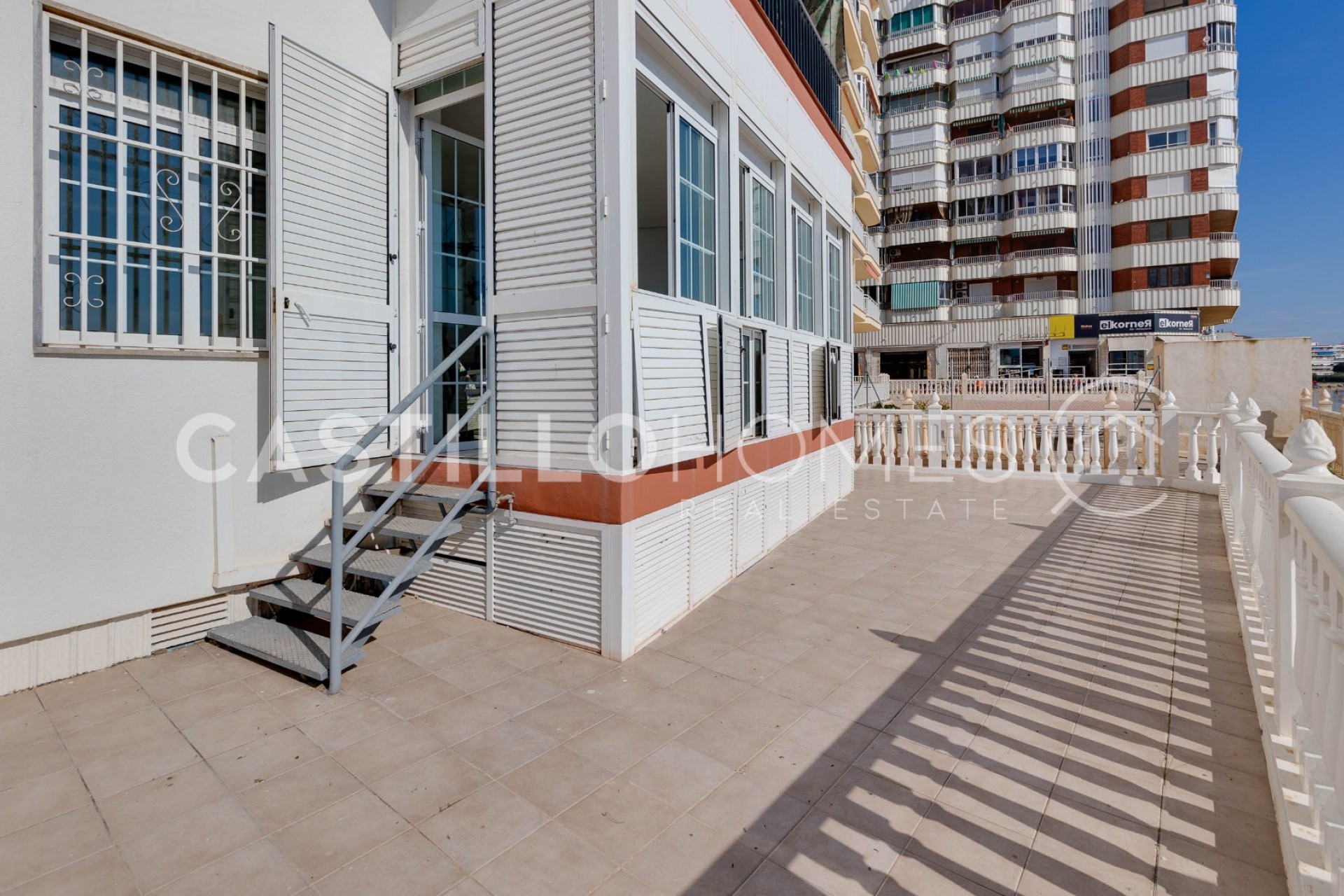Herverkoop - Appartement -
Torrevieja - Playa del Acequión