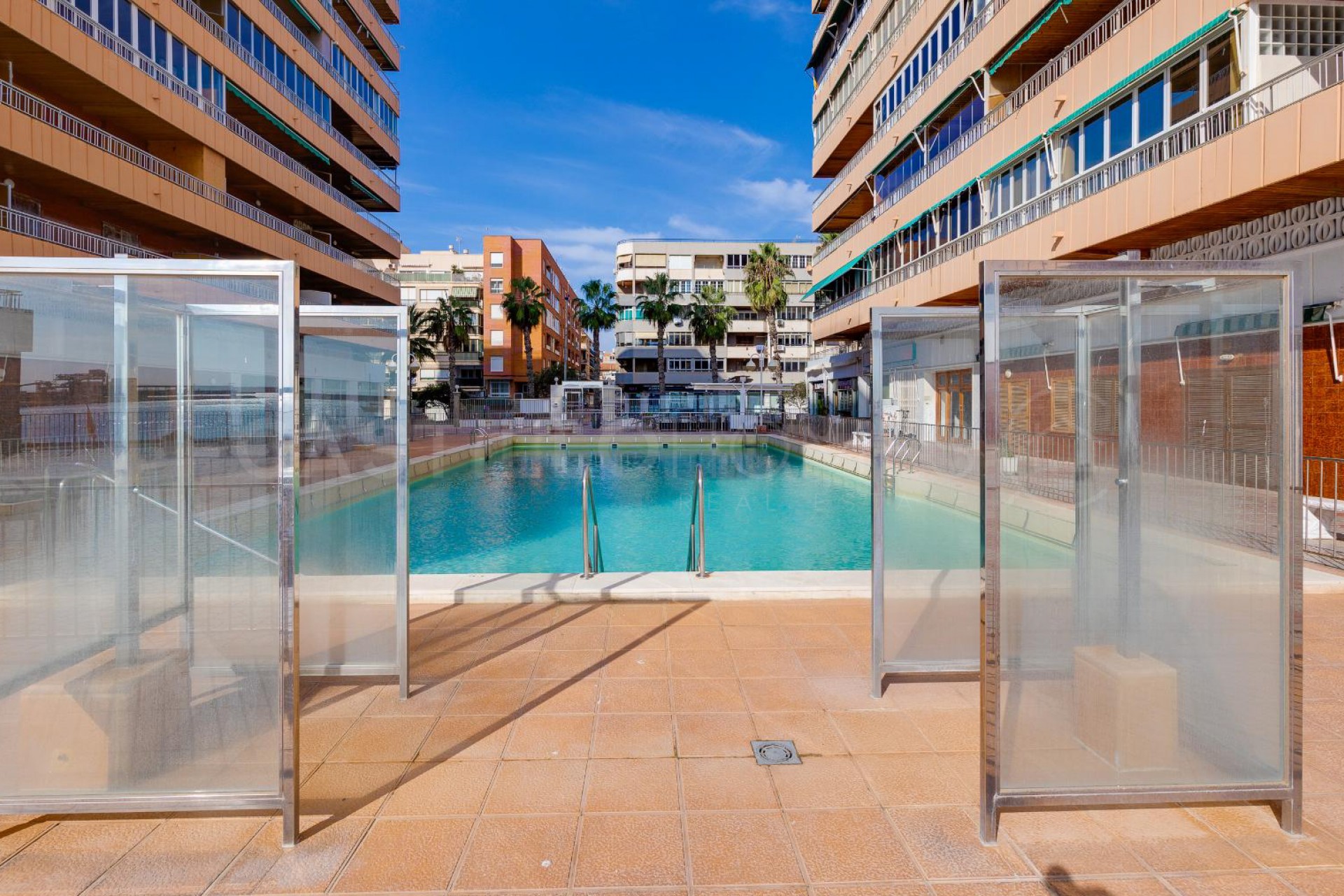 Herverkoop - Appartement -
Torrevieja - Playa del Acequión