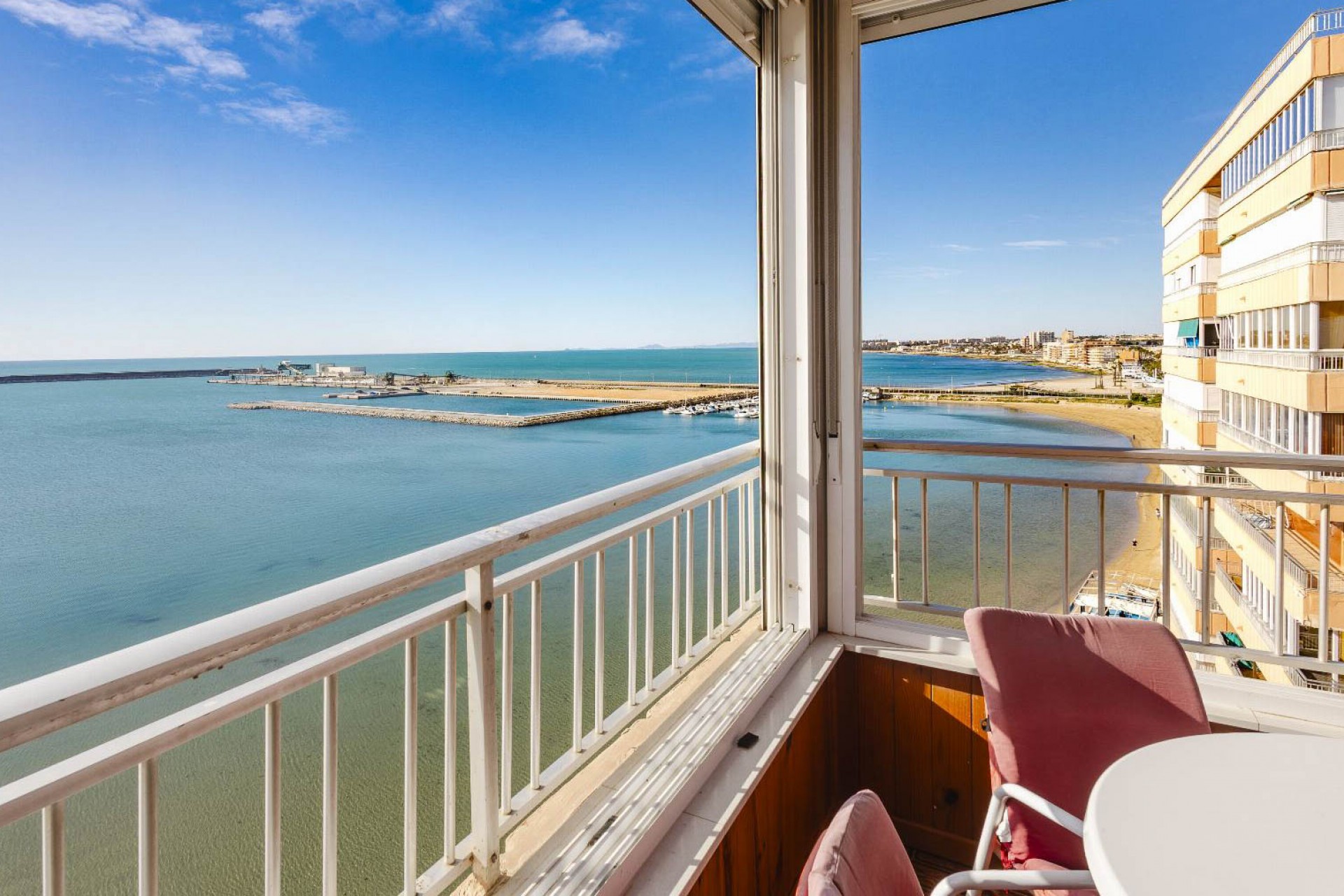Herverkoop - Appartement -
Torrevieja - Playa del Acequión